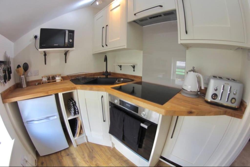 Traveller'S Rest - Cosy Cottage In Heart Of Wilton Salisbury Extérieur photo